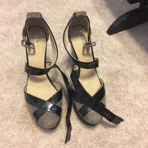 Women’s shoes size 9 1/2